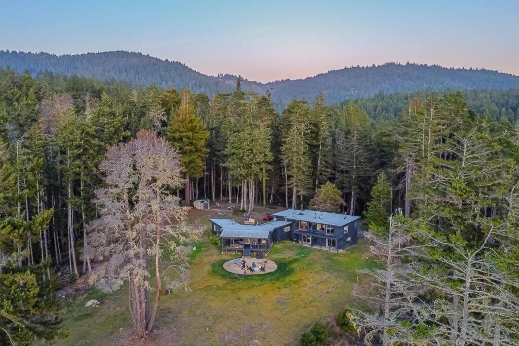 Driftwood Lodge ~ 5 Bedroom / 7 Bath ~ 30-Acre Private Estate On Hwy 1 ~ Hot Tub ~ Oceanview ~ Reunions & Retreats Walsh Landing Exterior foto